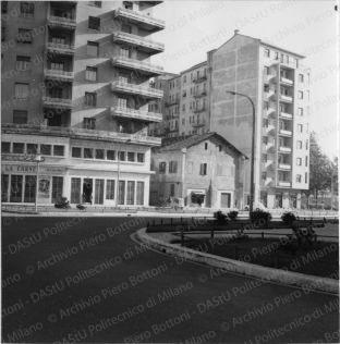 Altre immagini, positivo, bianco e nero, mm 118x88.