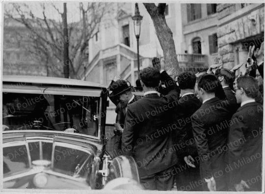 II Mostra Miar, Roma, 1931, Benito Mussolini in visita, positivo, bianco e nero, mm 167x230. 