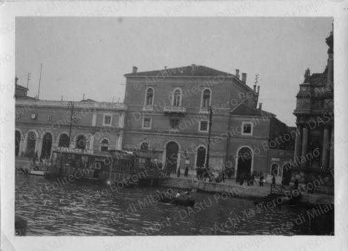 Veduta della città, positivo, bianco e nero, mm 61x86.
