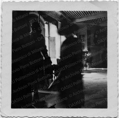 Le persone durante i lavori, positivo, bianco e nero, mm 67x67.