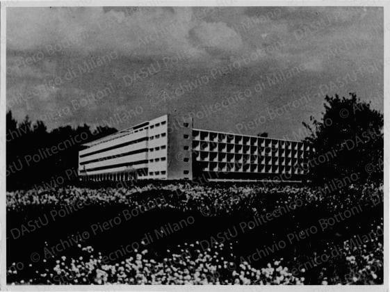 Architetti A. Bianchetti, W. Galmanini, C. Pea, progetto di Casa dello studente e sede del Guf in Pavia, 1934, riproduzionedi alcune tavole e viste del plastico. Fotomontaggio, positivo, bianco e nero, mm 178x237. 