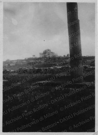 Pompei anche con persone, positivo, bianco e nero, mm 81x59. 