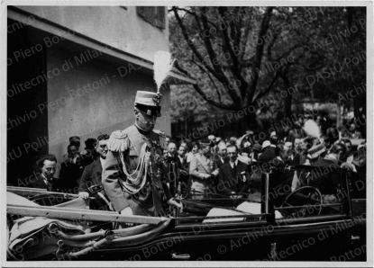 Inaugurazione della mostra con Re Vittorio Emanuele III, positivo, bianco e nero, mm 125x175.