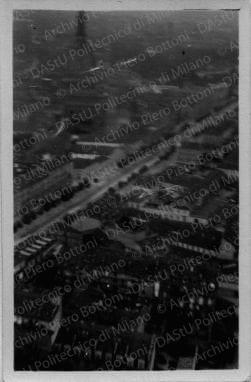Veduta aerea di Torino, positivo, bianco e nero, mm 62x43.