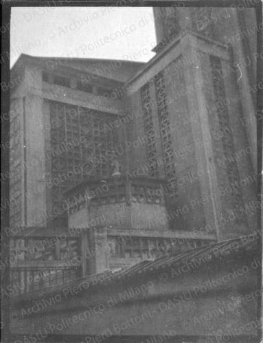 Raincy: A. Perret, Notre Dame du Raincy, positivo, bianco e nero, mm 42x32.