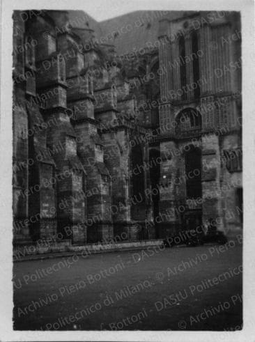 Chartres: Cattedrale, positivo, bianco e nero, mm 32x42. 