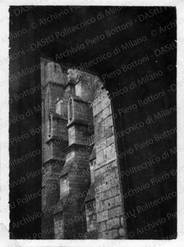 Chartres: Cattedrale, positivo, bianco e nero, mm 32x42. 