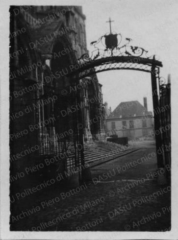 Chartres: Cattedrale, positivo, bianco e nero, mm 32x42. 
