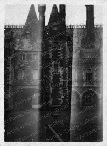Maintenon: veduta del castello, positivo, bianco e nero, mm 42x32. 