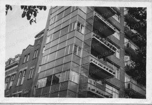 Paesaggi urbani, architetture, ambienti e situazioni diverse, positivo, bianco e nero, mm 62x92. 
