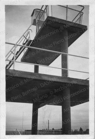 Paesaggi urbani, architetture, ambienti e situazioni diverse, positivo, bianco e nero, mm 92x62. 