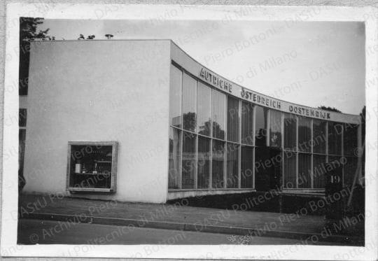Paesaggi urbani, architetture, ambienti e situazioni diverse, positivo, bianco e nero, mm 62x92. 