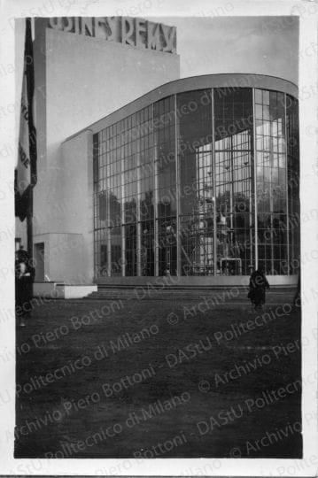 Paesaggi urbani, architetture, ambienti e situazioni diverse, positivo, bianco e nero, mm 92x62. 
