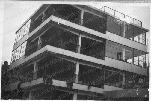 Paesaggi urbani, architetture, ambienti e situazioni diverse, positivo, bianco e nero, mm 58x88. 