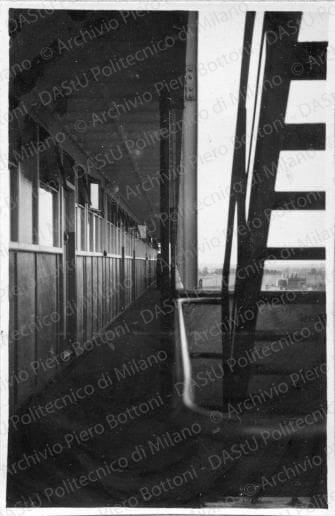 Paesaggi urbani, architetture, ambienti e situazioni diverse, positivo, bianco e nero, mm 88x58. 