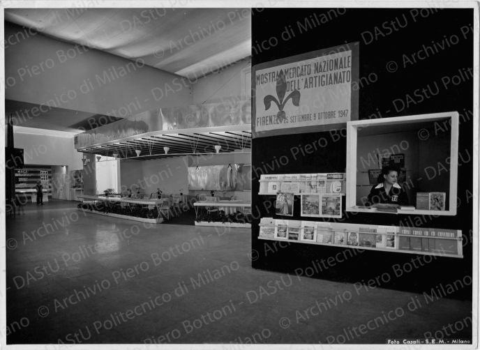 Arch. Pagani, bar e edicola giornali, positivo, bianco e nero, mm 168x223.