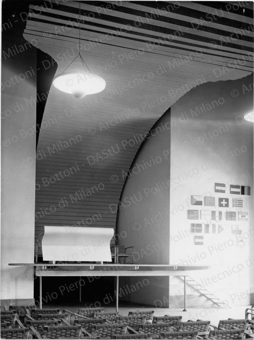 Architetti G. Albricci e V. Latis, sala conferenze, positivo, bianco e nero, mm 227x171.