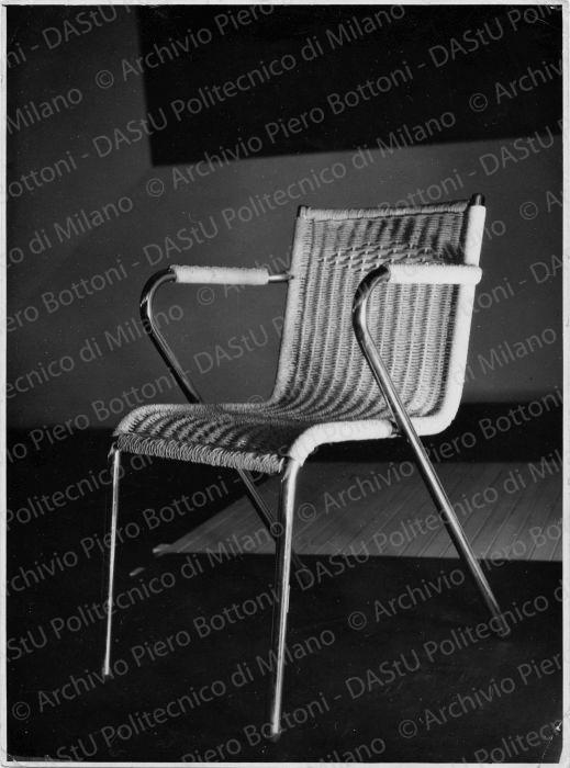 Sedia da giardino, positivo, bianco e nero, mm 236x175.