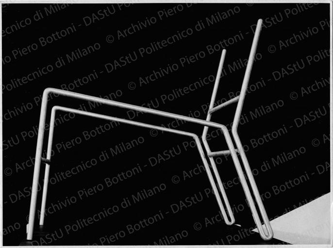 Struttura tubolare, positivo, bianco e nero, mm 173x232.