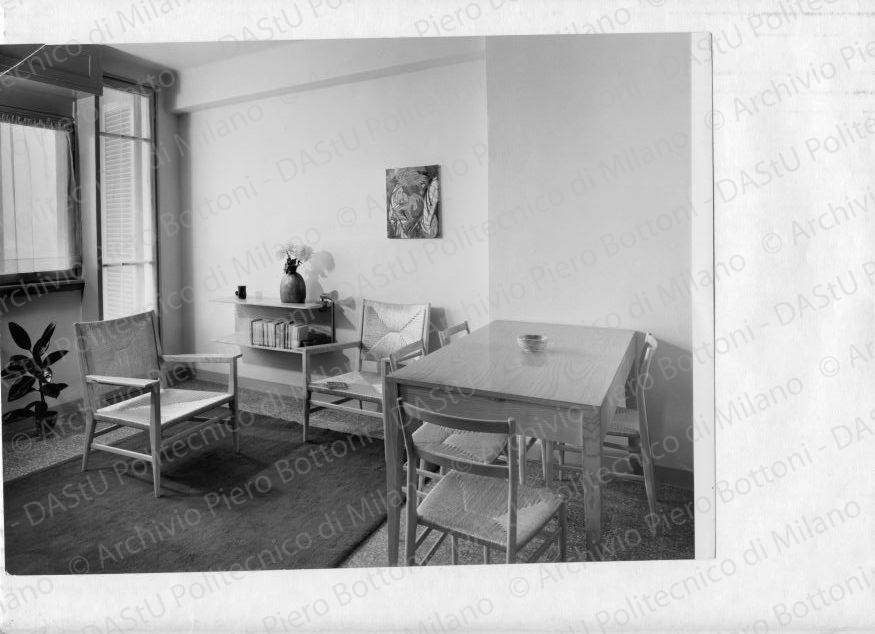 Soggiorno dell'alloggio 8 in case INA degli architetti Lingeri e Zuccoli, positivo, bianco e nero, mm 180x242.