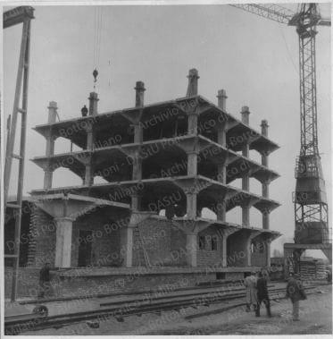 Edifici industriali e prefabbricazione, positivo, bianco e nero, mm 178x127. 