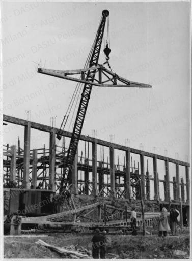 Edifici industriali e prefabbricazione, positivo, bianco e nero, mm 174x126. 