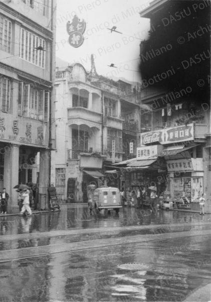 Strade di citt?, positivo, bianco e nero, mm 101x71. 