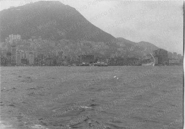 Panorama, positivo, bianco e nero, mm 71x101. 