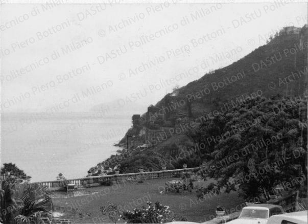 Panorama, positivo, bianco e nero, mm 71x101. 