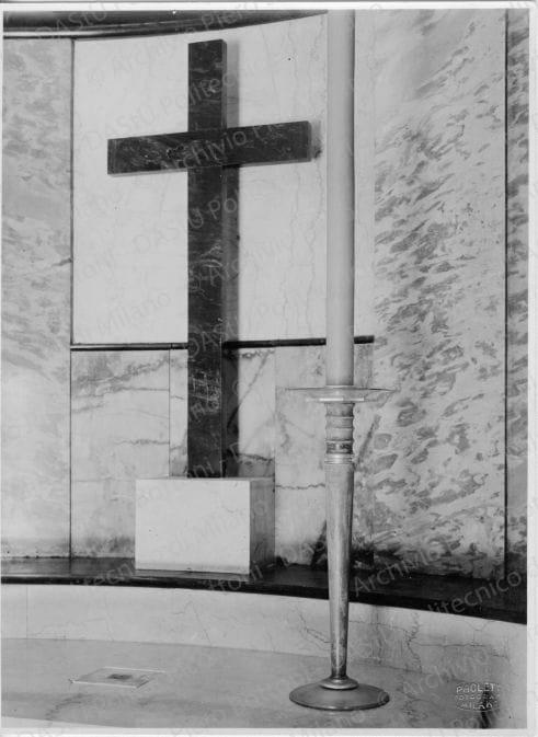 Veduta del crocefisso, positivo, bianco e nero, mm 227x167. 