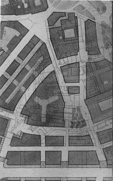 Riproduzione della planimetria di una nuova sistemazione per un'area del centro storico. Positivo, bianco e nero, 147x91 mm,  album giallo n.5, pag.16.