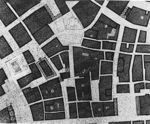 Riproduzione della planimetria di una nuova sistemazione per un'area del centro storico. Positivo, bianco e nero, 107x130 mm,  album giallo n.5, pag.19.
