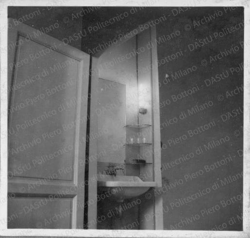 Positivo, bn, mm 85x88. Album nero n.3.