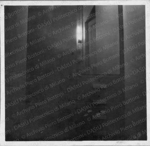 Positivo, bn, mm 85x88. Album nero n.3.