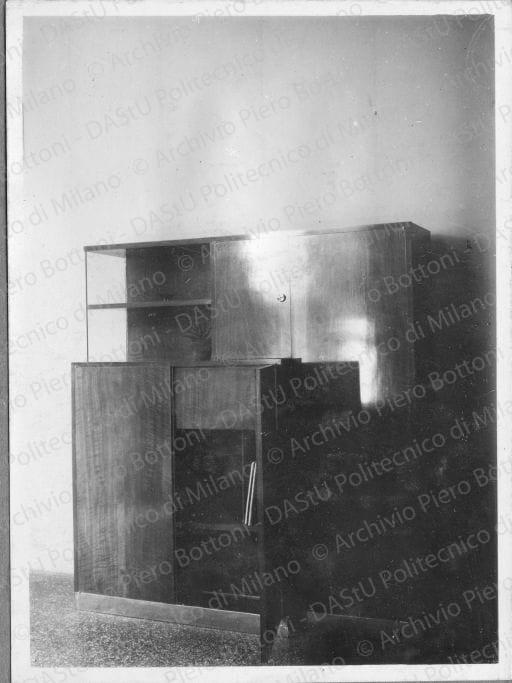 Positivo, bn, mm 86x116. Album nero n.3.