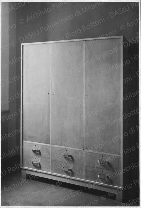 Positivo, bn, mm 158x230. Album nero n.6.
