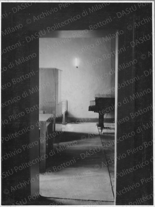 Positivo, bn, mm 159x225. Album nero n.6.