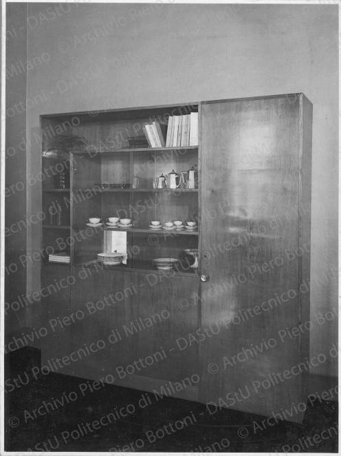 Positivo, bn, mm 168x225. Album nero n.6.