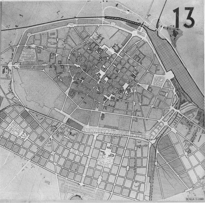 Riproduzione della tavola 13: 'Piano regolatore della città entro le mura con i quartieri ad essa limitrofi', planimetria. Positivo, bianco e nero, 170x170 mm, album giallo n.5, pag.60.