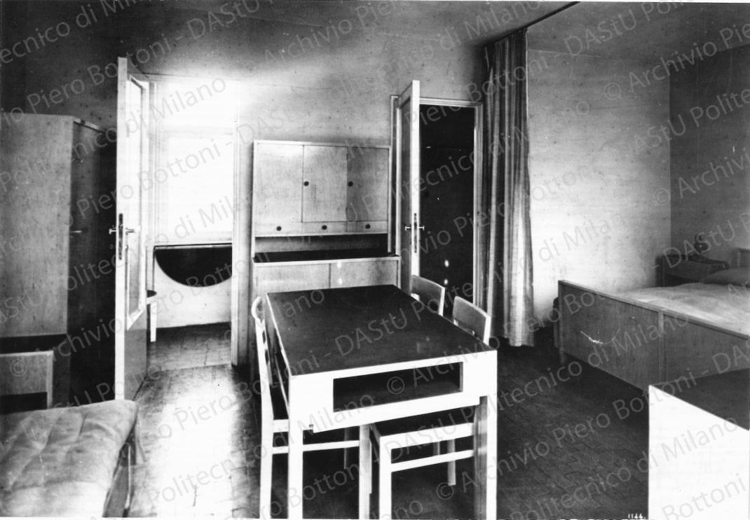 Veduta di un interno. Annotazione tipografica sul recto della fotografia: "1144". Positivo, bianco e nero, 157x227 mm, album giallo n.8, pag.111.