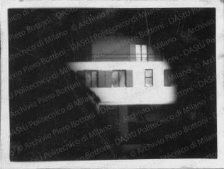 Positivo, bn, mm 34x45. Album nero n.8.