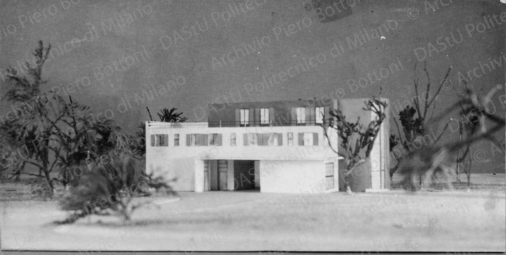 Positivo, bn, mm 70x140. Album nero n.8.