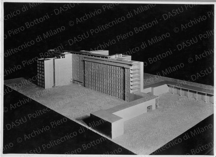 Veduta sud-est plastico, positivo, bianco e nero, mm 169x234. Su una fotografia timbro ad inchiostro sul verso: "Motto GR PB 1933".