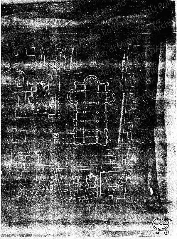 Rilievi su: Planimetria zona del Duomo, scala 1:500, s.d. Matita su eliografia su carta, cm 62,0x49,2. Sul verso annotazione manoscritta: 3 piante centro Como, dettagli 1:1000. 