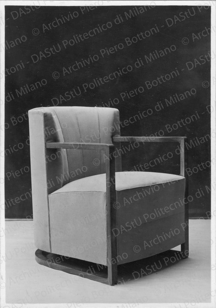 Positivo, bn, mm 174x123. Album nero n.10.