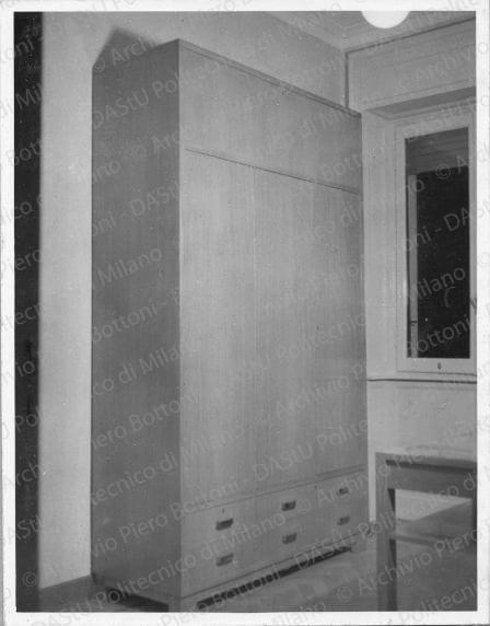 Positivo, bn, mm 162x126. Album nero n.12.