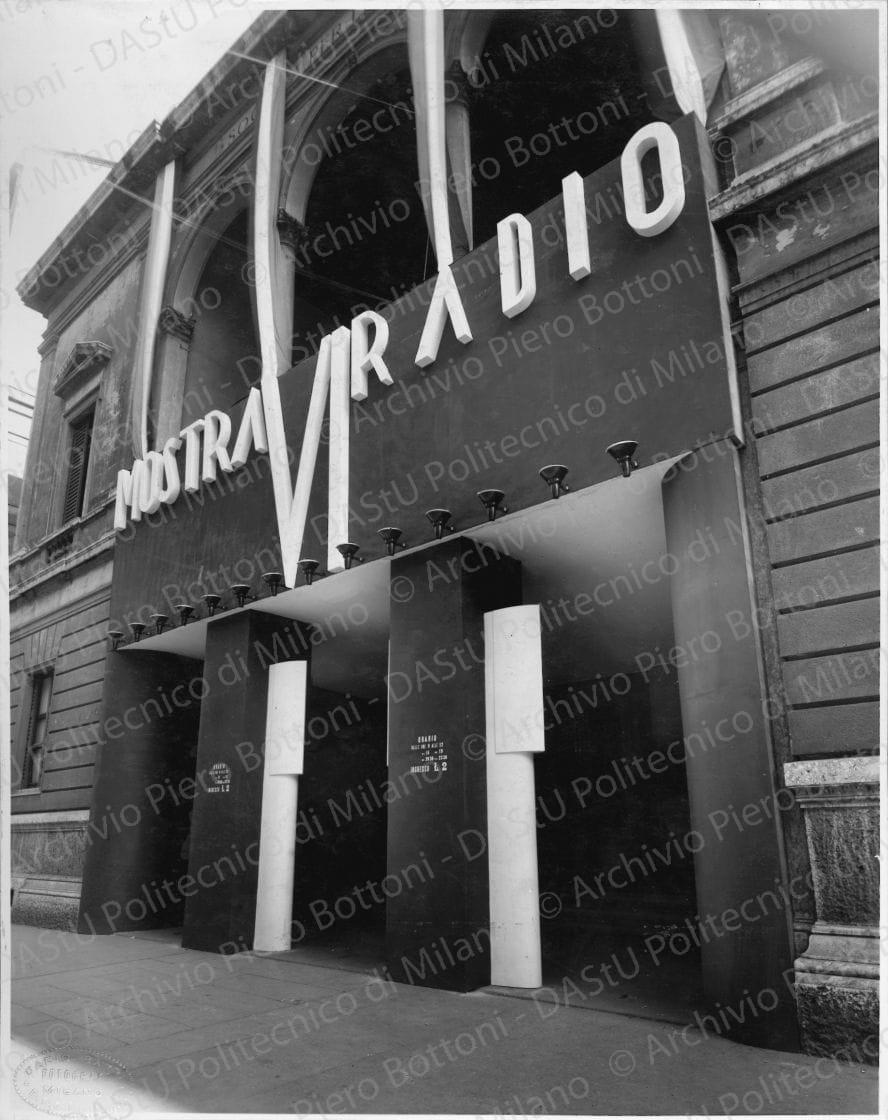 Positivo, bn, mm 285x227. Album nero n.10.