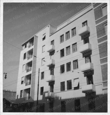 Positivo, bn, mm 130x125. Album nero n.11.