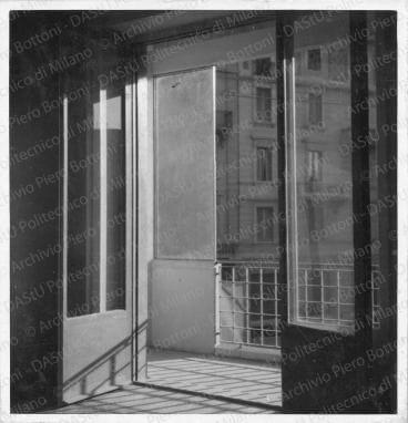 Positivo, bn, mm 130x125. Album nero n.11.