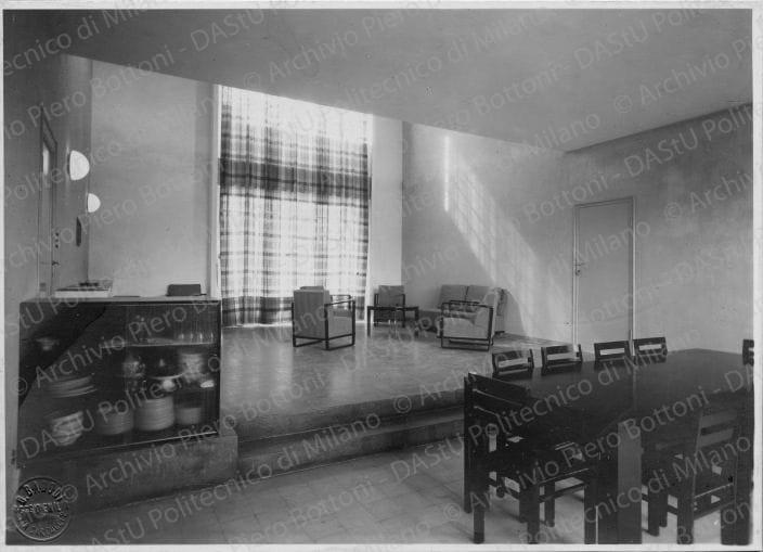 Positivo, bn, mm 123x173. Album nero n.11.